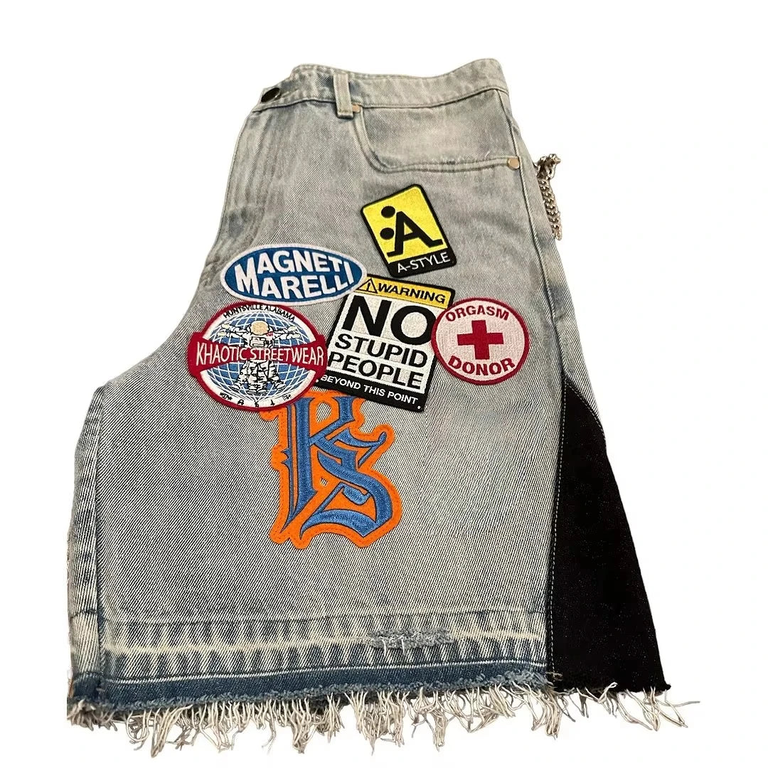 GRAPHIC PATHED DENIM JORTS®